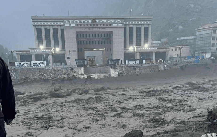 रसुवा बाढी: ११ जनाको मृत्यु, ९ अझै बेपत्ता