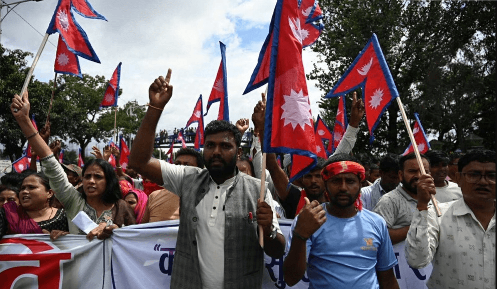 काठमाडौं आन्दोलनको निरन्तरता, कवाड व्यवसायी सडकमा