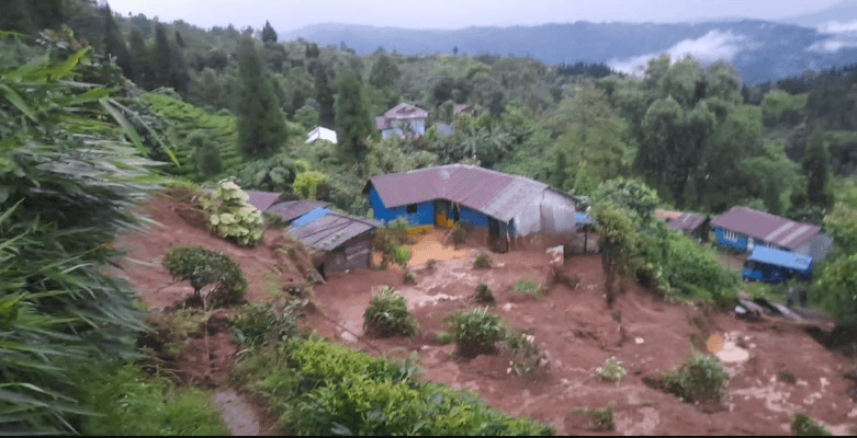 इलाममा भीषण पहिरो: ३४ जनाको मृत्यु, दर्जनौं घाइते — उद्धार कार्य जारी