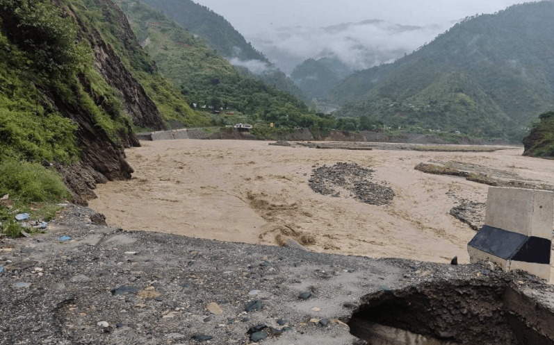 बीपी राजमार्ग अवरुद्ध, वैकल्पिक बाटोबाट यात्रुहरूको राजधानी प्रवेश